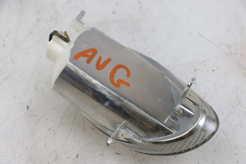 photo de FRONT LEFT TURN SIGNAL YAMAHA YP MAJESTY 125 (2002 - 2006) - Zoom on usage condition