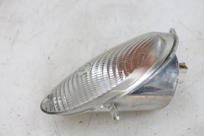 photo de FRONT LEFT TURN SIGNAL YAMAHA YP MAJESTY 125 (2002 - 2006) - Alternative perspective
