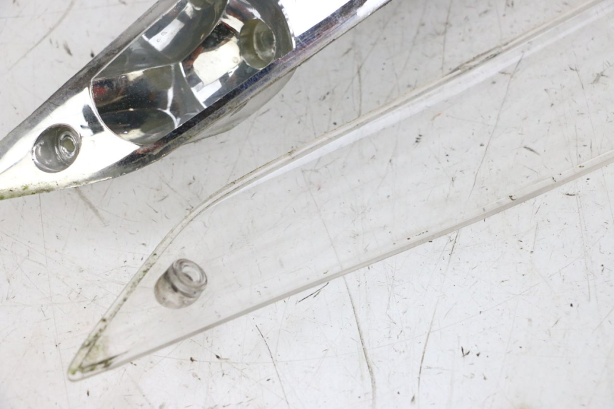 photo de LEFT FRONT TURN SIGNAL PIAGGIO ZIP 2T 50 (2009 - 2019) - Alternative perspective