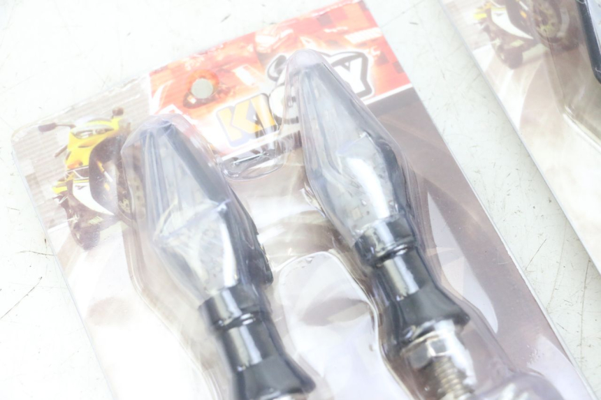 photo de FRONT TURN SIGNAL SUZUKI GSF S BANDIT 600 (2000 - 2004) - Product overview