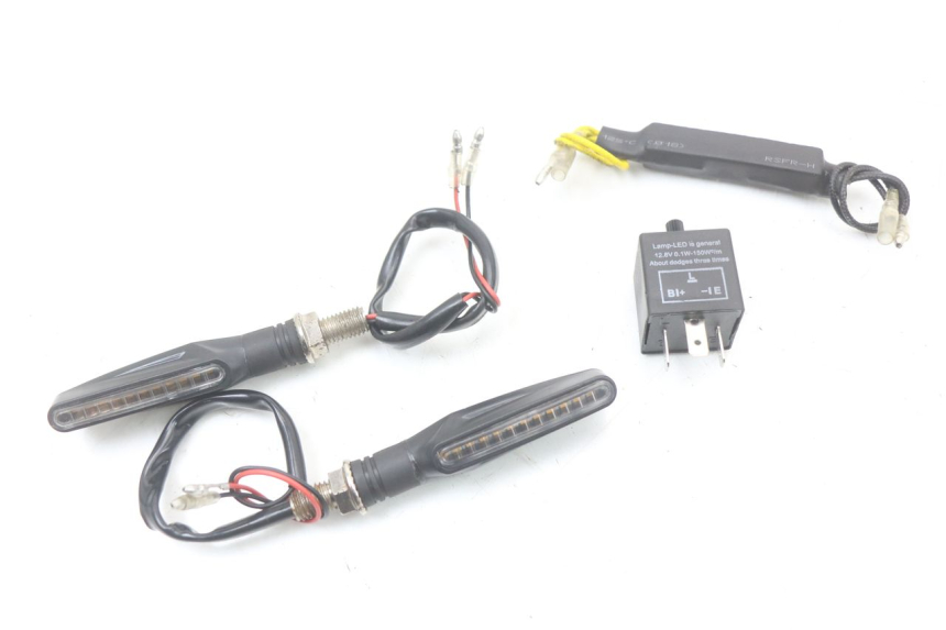 photo de FRONT TURN SIGNAL HYOSUNG GTR 125 (2006 - 2008)