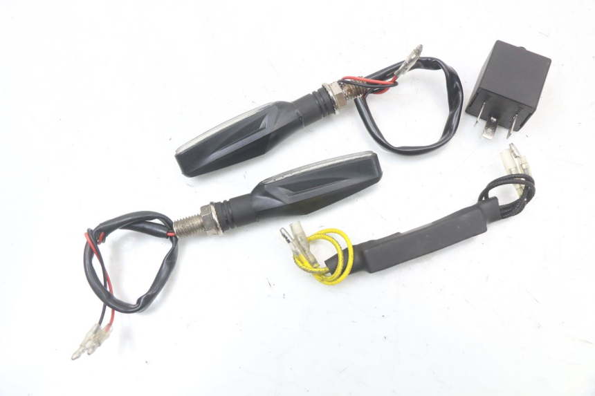 photo de FRONT TURN SIGNAL HYOSUNG GTR 125 (2006 - 2008)