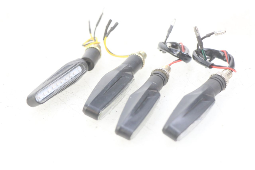 photo de FRONT TURN SIGNAL KEEWAY TX 50 (2008 - 2015)