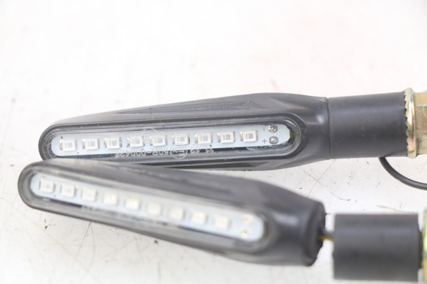 photo de FRONT TURN SIGNAL KEEWAY TX 50 (2008 - 2015)