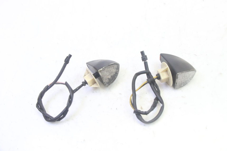 photo de FRONT TURN SIGNAL PIAGGIO MP3 RL 250 (2007 - 2010) - Component detail