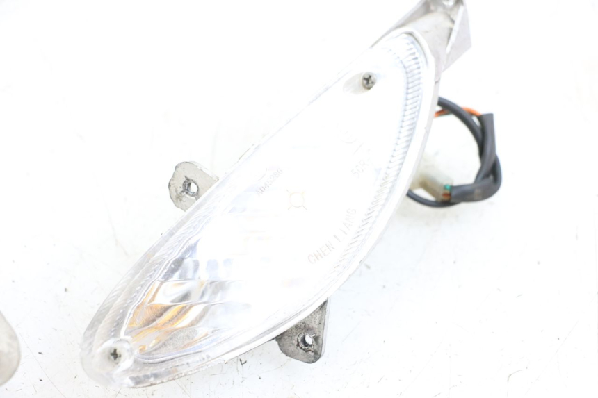 photo de FRONT TURN SIGNAL PEUGEOT V-CLIC VCLIC 50 (2007 - 2013)