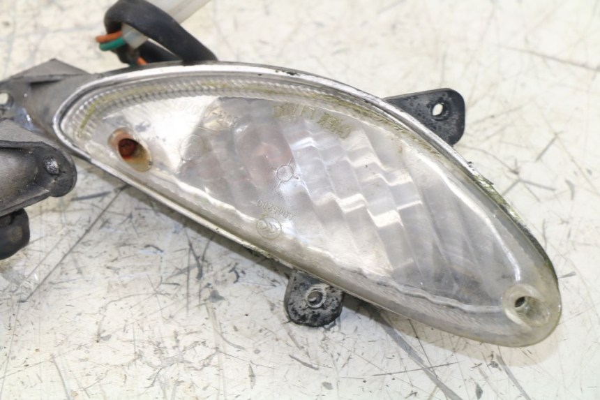 photo de FRONT TURN SIGNAL PEUGEOT V-CLIC VCLIC 50 (2007 - 2013)
