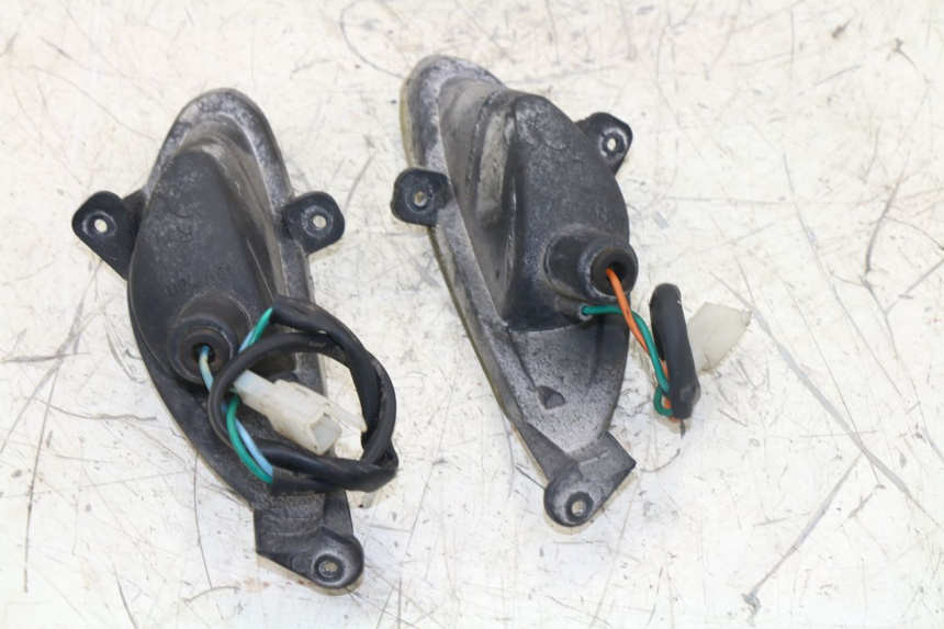 photo de FRONT TURN SIGNAL PEUGEOT V-CLIC VCLIC 50 (2007 - 2013)