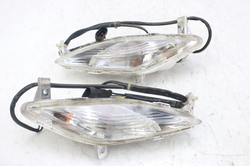photo de FRONT TURN SIGNAL PIAGGIO FLY 4T 50 (2013 - 2017)