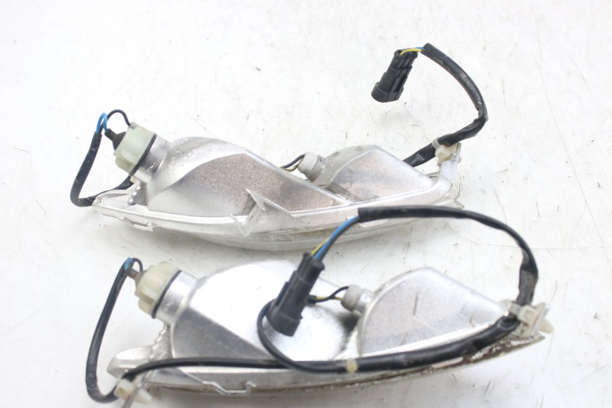 photo de FRONT TURN SIGNAL PIAGGIO FLY 4T 50 (2013 - 2017)