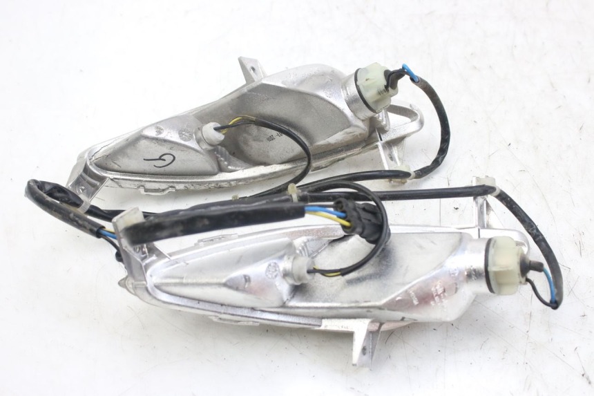 photo de FRONT TURN SIGNAL PIAGGIO FLY 4T 50 (2013 - 2017)