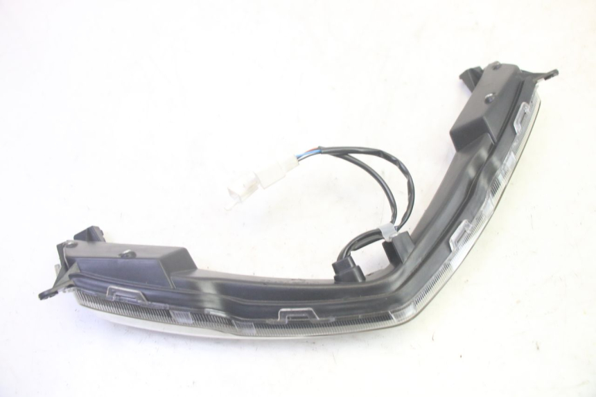 photo de FRONT TURN SIGNAL JM MOTORS SANTANA EVO 50 (2024 - 2026) - Technical close-up
