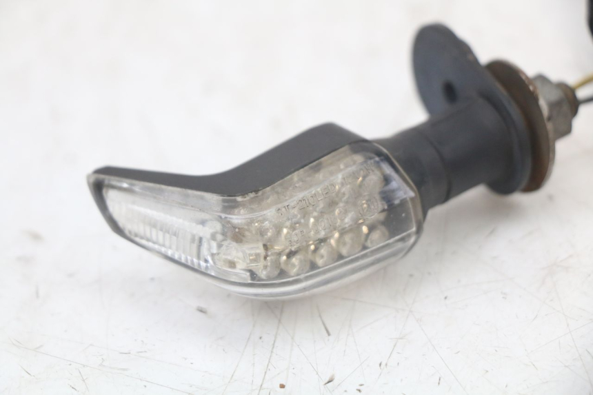 photo de FRONT TURN SIGNAL SUZUKI GSR 750 (2011 - 2017)