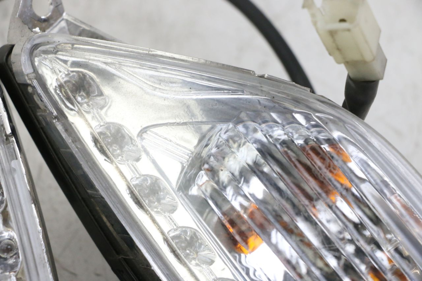 photo de FRONT TURN SIGNAL SYM FIDDLE 3 III 50 (2014 - 2020)