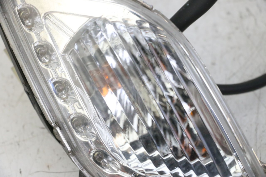 photo de FRONT TURN SIGNAL SYM FIDDLE 3 III 50 (2014 - 2020)