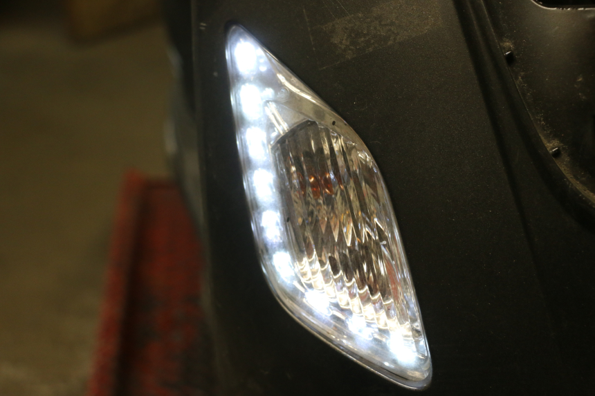 photo de FRONT TURN SIGNAL SYM FIDDLE 3 III 50 (2014 - 2020)
