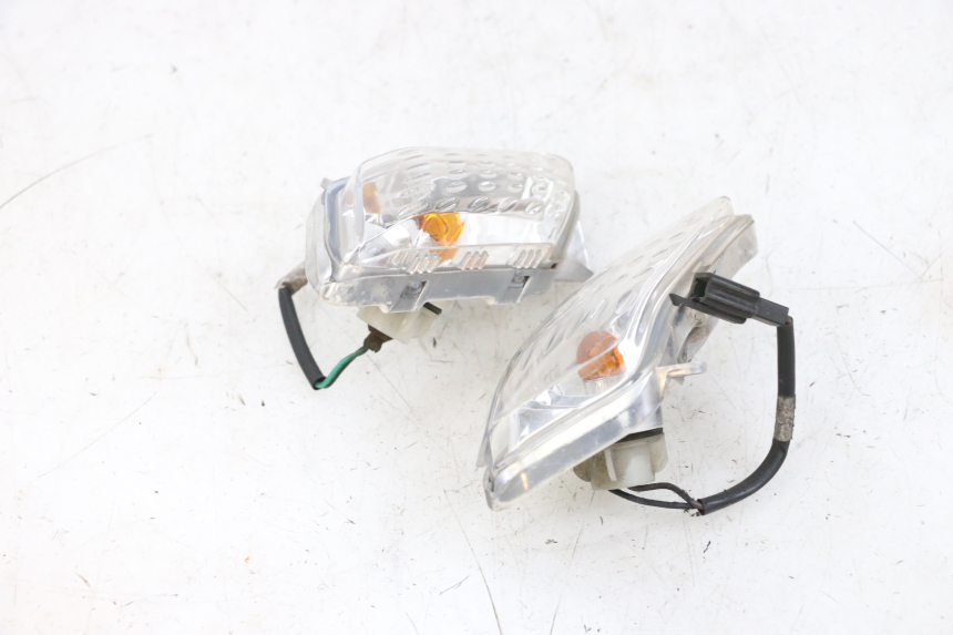 photo de FRONT TURN SIGNAL YAMAHA XMAX X-MAX 125 (2006 - 2009) - Component detail