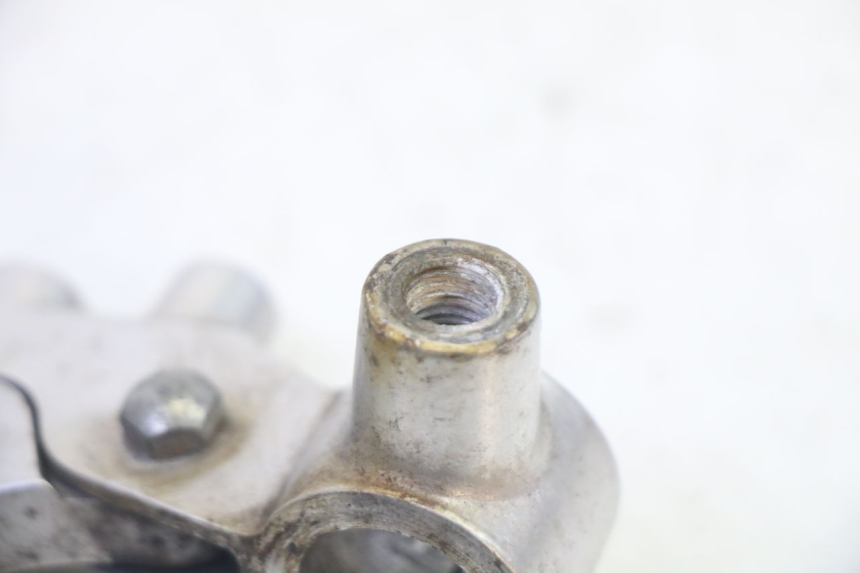 photo de LEFT BRAKE LEVER MOUNT HYOSUNG GV AQUILA 125 (2000 - 2004)