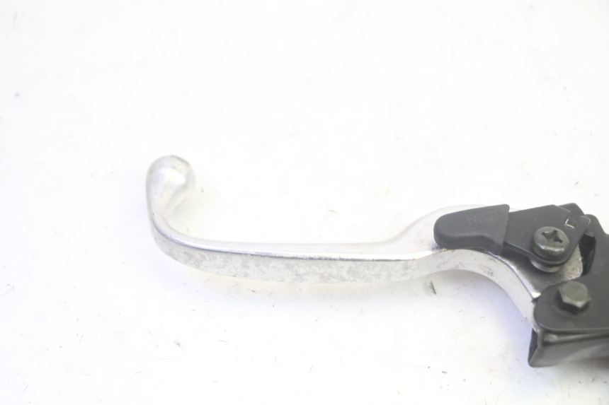 photo de LEFT BRAKE LEVER SYM CROX 4T 50 (2016 - 2023) - Zoom on usage condition