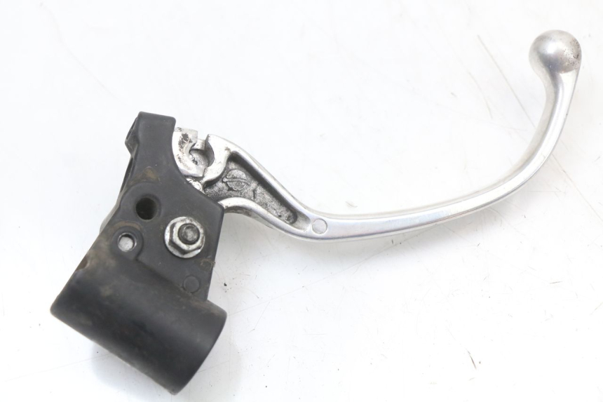 photo de LEFT BRAKE LEVER MOUNT PIAGGIO FLY 4T 50 (2004 - 2010)