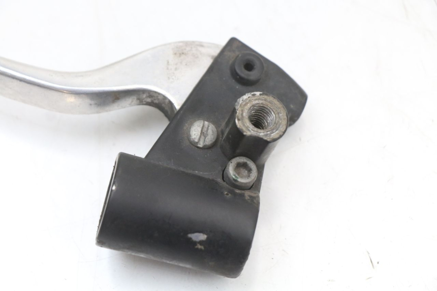 photo de LEFT BRAKE LEVER MOUNT PIAGGIO FLY 4T 50 (2004 - 2010)