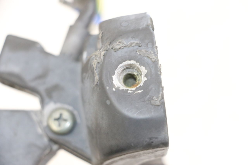 photo de LEFT BRAKE LEVER MOUNT GOES WIKI 125 (2010 - 2015) - Component detail