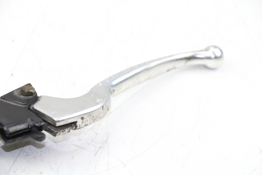 photo de LEFT BRAKE LEVER MOUNT KYMCO PEOPLE S 125 (2000 - 2008)