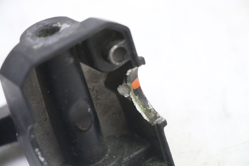 photo de LEFT BRAKE LEVER MOUNT PEUGEOT STREETZONE I NAKED 2T 50 (2018 - 2020)