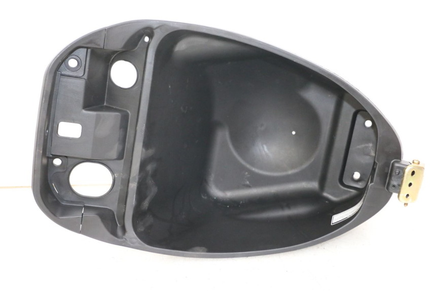 photo de UNDERSEAT STORAGE DAELIM A-FOUR 2T 50 (2005 - 2012)