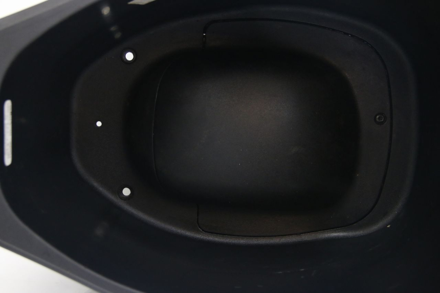 photo de SEAT STORAGE BOX DERBI BOULEVARD 50 (2009 - 2006)