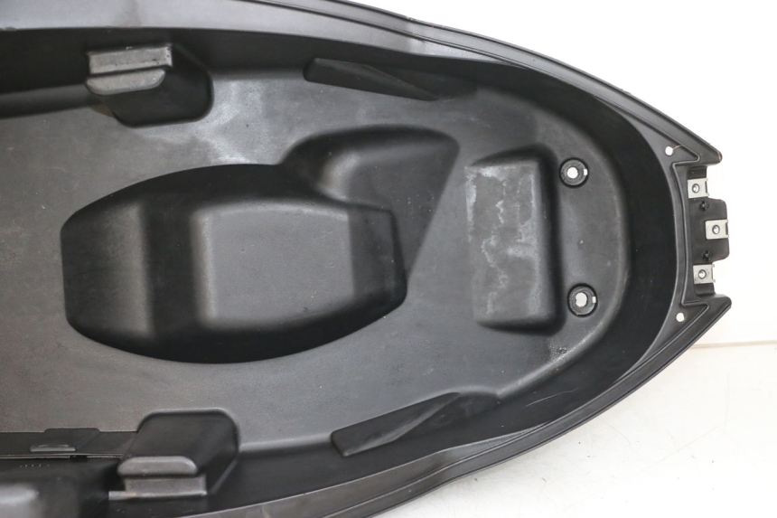 photo de SEAT STORAGE BOX PEUGEOT CITYSTAR 50 (2013 - 2017)