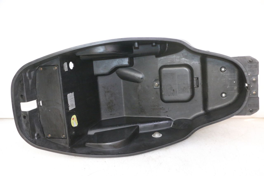 photo de UNDERSEAT STORAGE KYMCO GRAND DINK 125 (2002 - 2007)