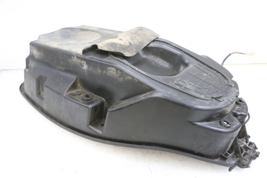 photo de UNDERSEAT STORAGE SYM GTS EVO 125 (2009 - 2013) - Alternative perspective