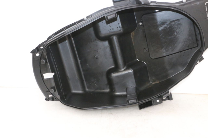 photo de UNDERSEAT STORAGE JM MOTORS GTS 125 (2015 - 2019) - Product overview