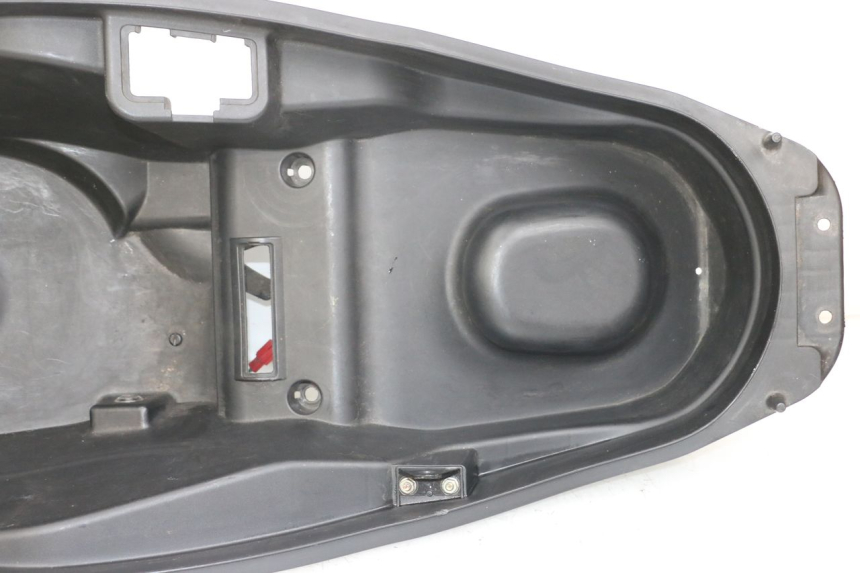photo de UNDERSEAT STORAGE KYMCO DINK STREET 125 (2009 - 2014)