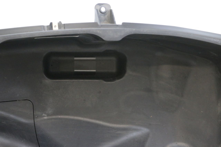 photo de UNDERSEAT STORAGE PIAGGIO MP3 HPE 350 (2018 - 2020) - Focus on structure