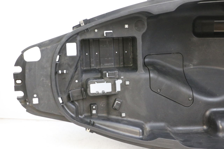 photo de UNDERSEAT STORAGE PIAGGIO MP3 HPE 350 (2018 - 2020) - Alternative angle