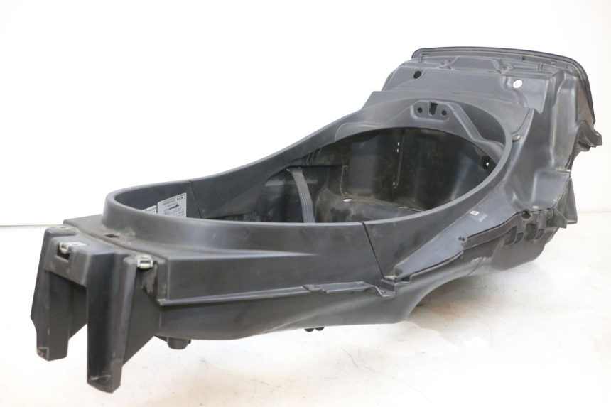 photo de UNDERSEAT STORAGE PIAGGIO MP3 RL 250 (2007 - 2010) - Alternative perspective