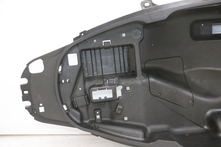 photo de UNDERSEAT STORAGE PIAGGIO MP3 500 (2016 - 2018) - Additional view of the item