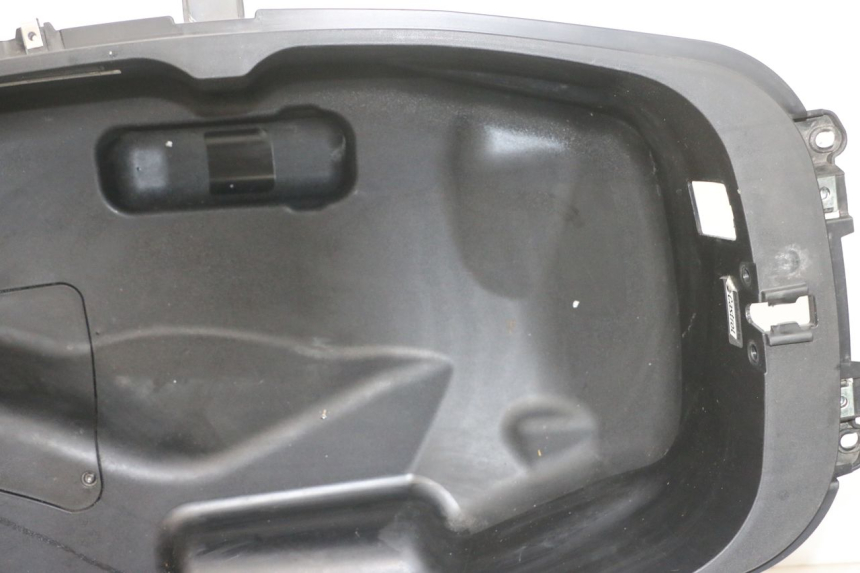 photo de UNDERSEAT STORAGE PIAGGIO MP3 500 (2016 - 2018) - Checked used part