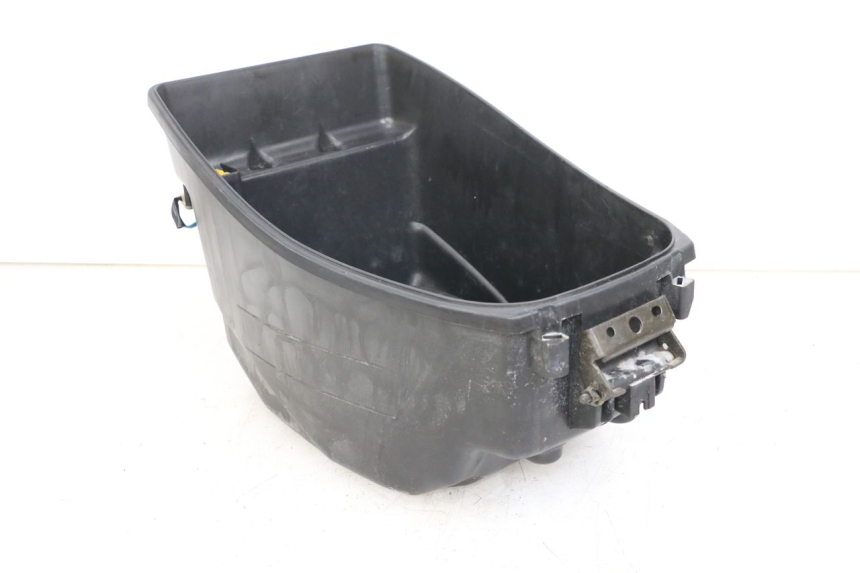photo de UNDERSEAT STORAGE SYM ORBIT 50 (2008 - 2010)