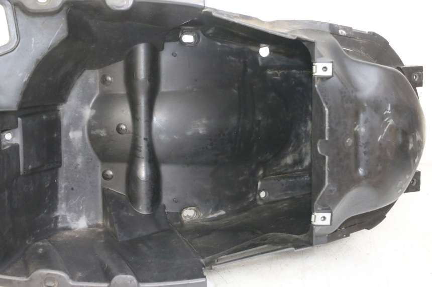 photo de UNDERSEAT STORAGE PEUGEOT ELYSTAR 50 (2002 - 2014)