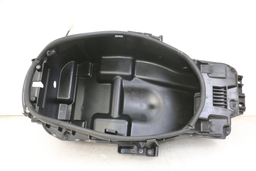 photo de UNDERSEAT STORAGE PEUGEOT SATELIS 125 (2013 - 2018)