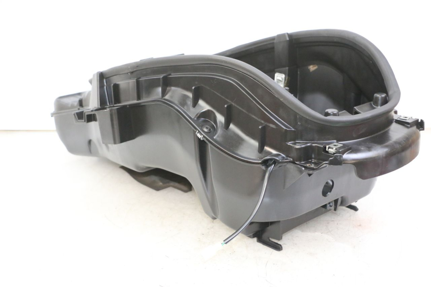 photo de UNDERSEAT STORAGE PEUGEOT SATELIS 125 (2013 - 2018)