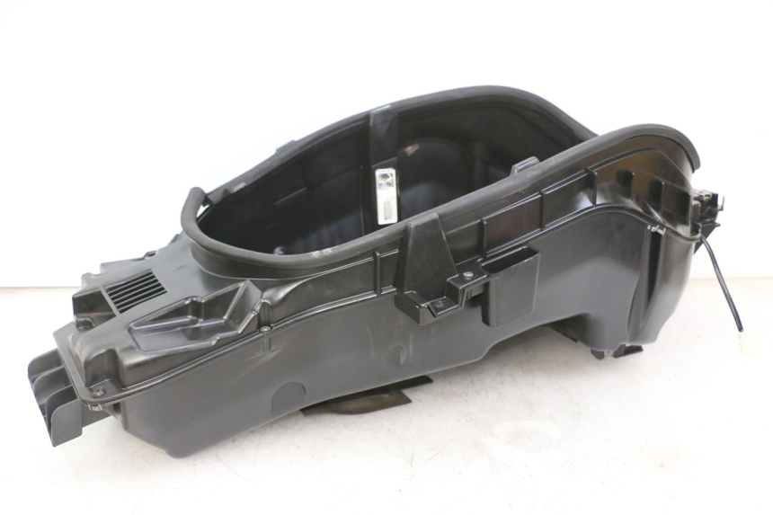 photo de UNDERSEAT STORAGE PEUGEOT SATELIS 125 (2013 - 2018)