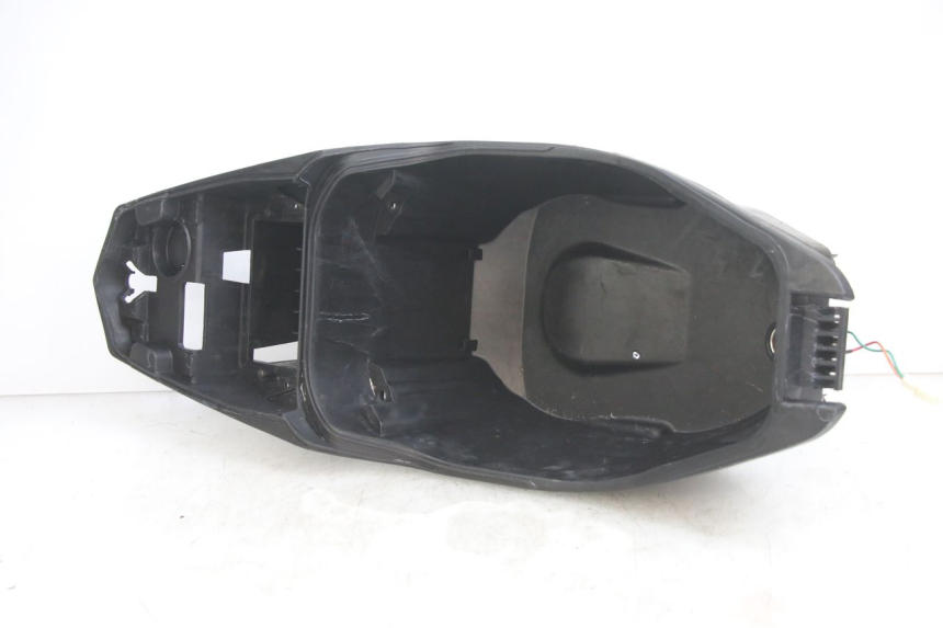 photo de SEAT STORAGE BOX PEUGEOT SPEEDFIGHT 4 4T 50 (2015 - 2019)