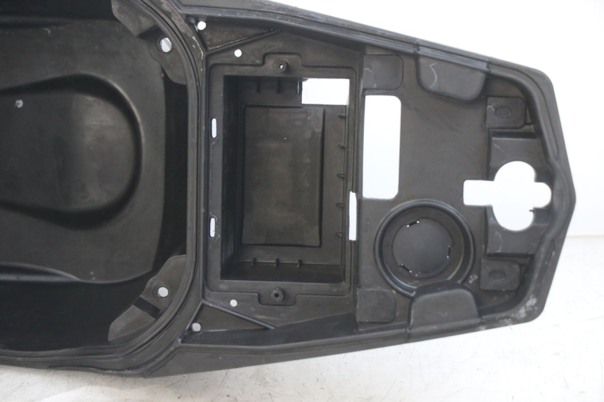 photo de SEAT STORAGE BOX PEUGEOT SPEEDFIGHT 4 4T 50 (2015 - 2019)