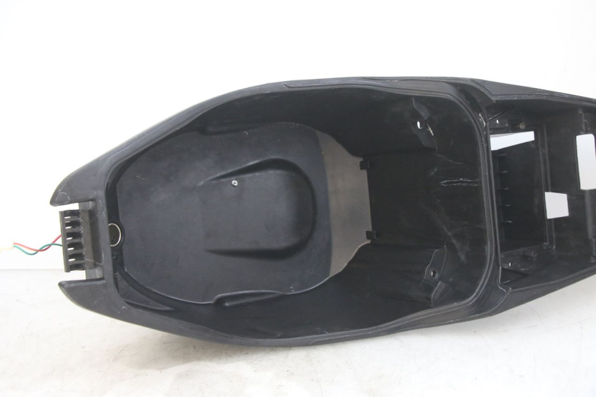 photo de SEAT STORAGE BOX PEUGEOT SPEEDFIGHT 4 4T 50 (2015 - 2019)