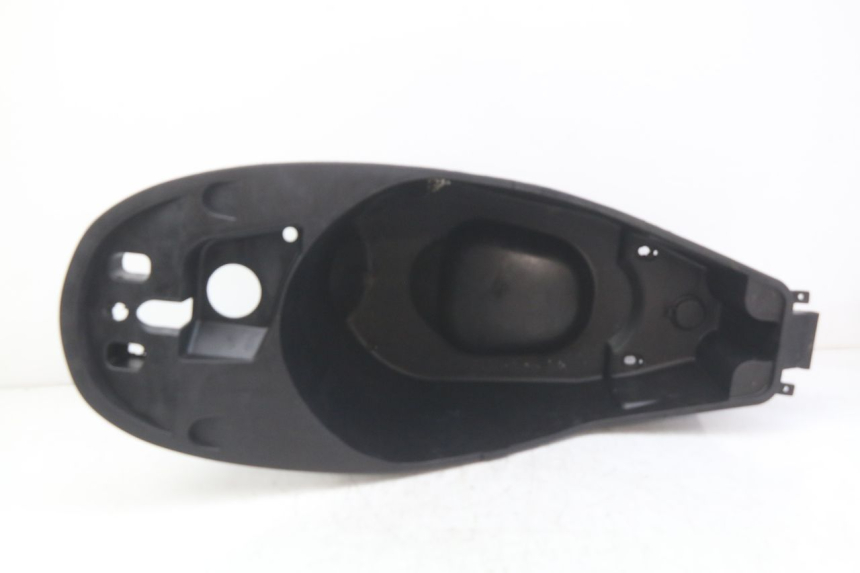 photo de UNDERSEAT STORAGE PEUGEOT VIVACITY 125 (2010 - 2017)