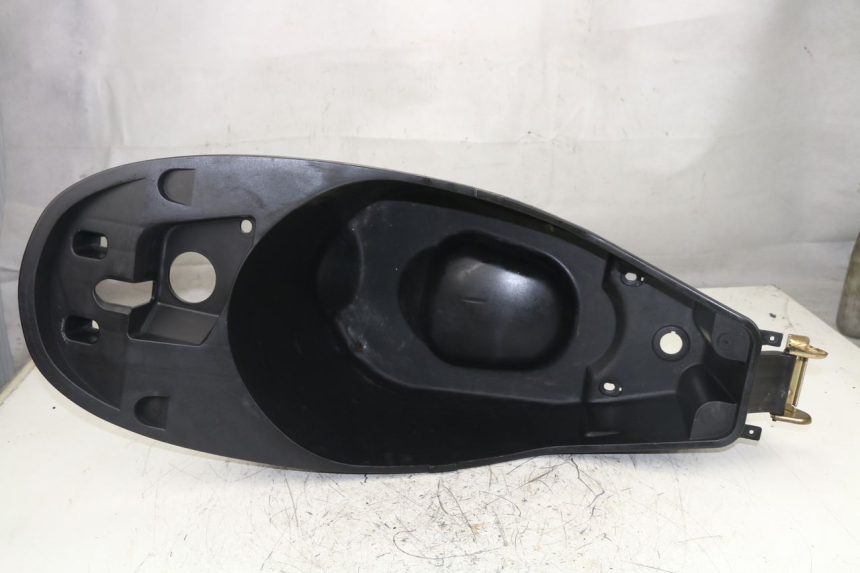 photo de UNDERSEAT STORAGE PEUGEOT VIVACITY 125 (2010 - 2017)